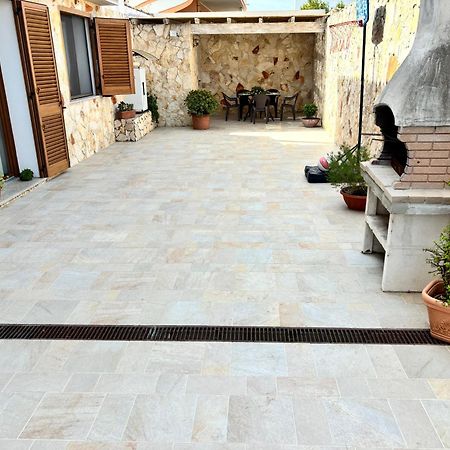 L'Essenziale Apartment Porto Torres Exterior photo
